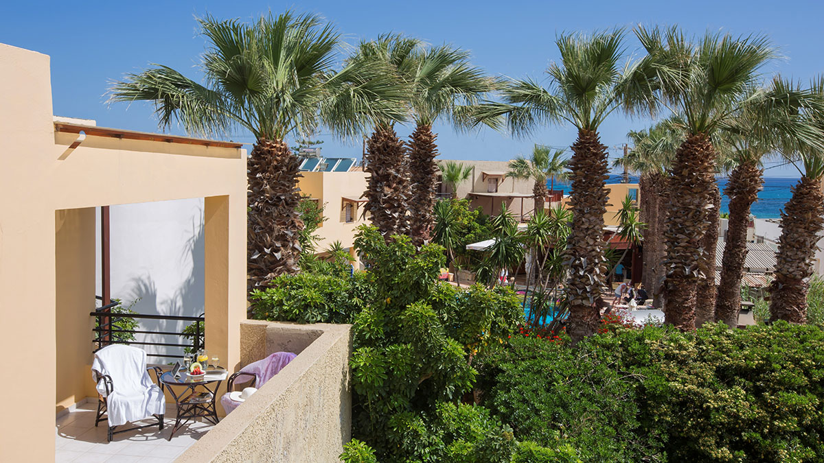 Latania Studios & Apartments